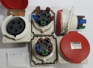 Merlin Gerin PratiKa Serisi, IP44 Kırmızı Panel Tipi 3P + N + E Dik Açılı Endüstriyel Priz, 32A, 415 V